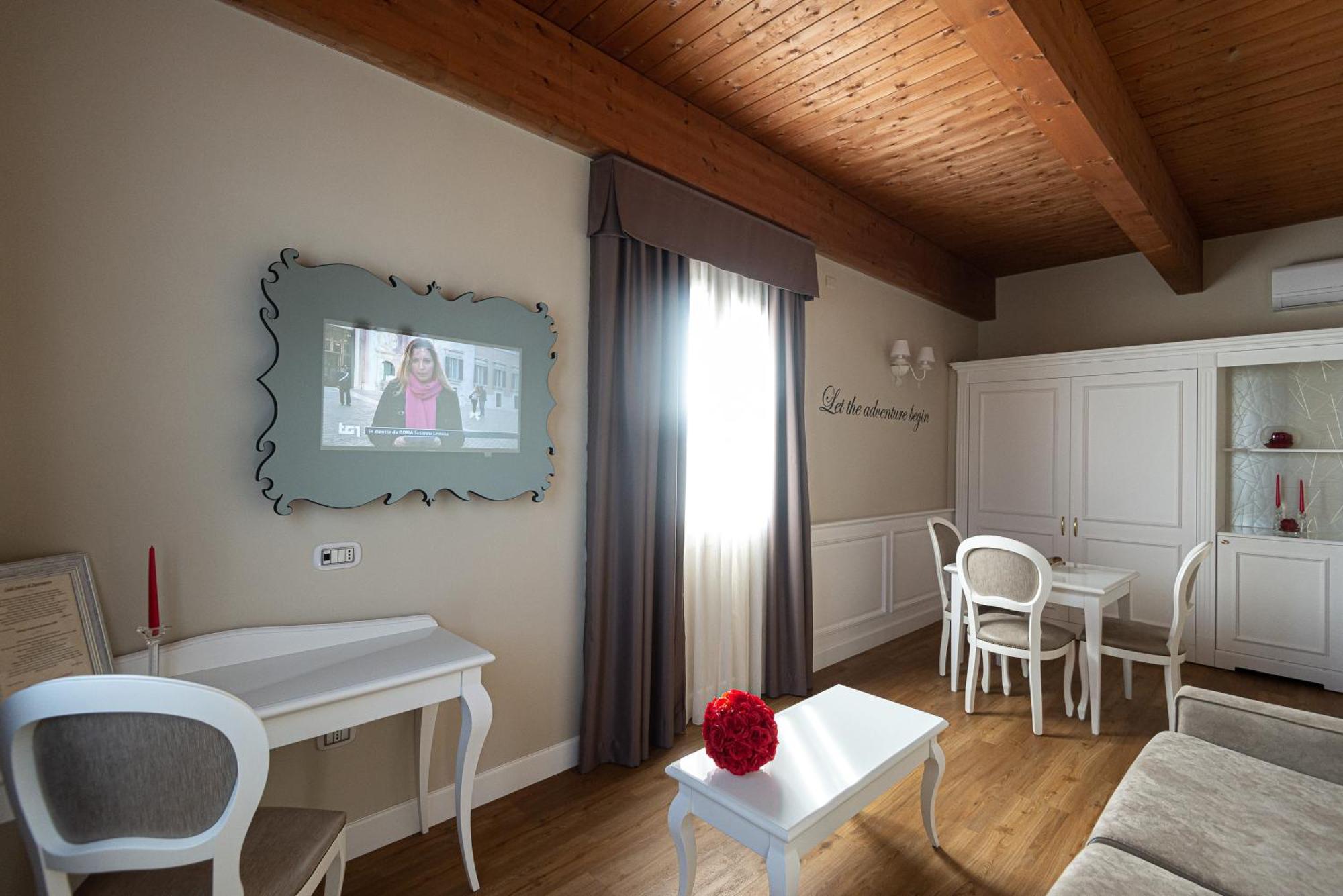 Suites & Apartments Liola' Castrocielo Luaran gambar
